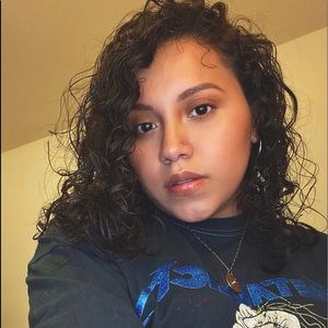 Meet your Posher, Stephany